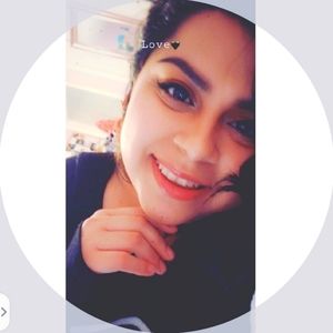 Meet your Posher, Mia